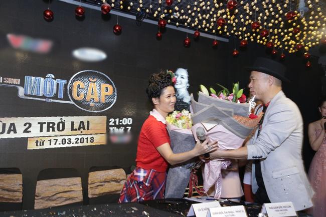 Diva Hồng Nhung bất ngờ, sung sướng khi được tổ chức sinh nhật tuổi 48 ngay ở sự kiện - 3