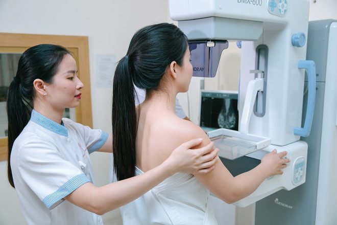 Tầm soát ung thư vú sớm để bảo vệ chính mình và cả gia đình - 1