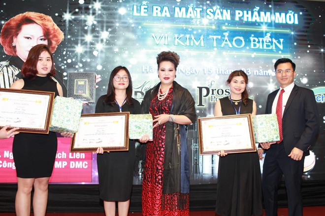 Vi kim tảo biển ra mắt hứa hẹn tạo nên trào lưu làm đẹp được ưa chuộng nhất 2018 - 3