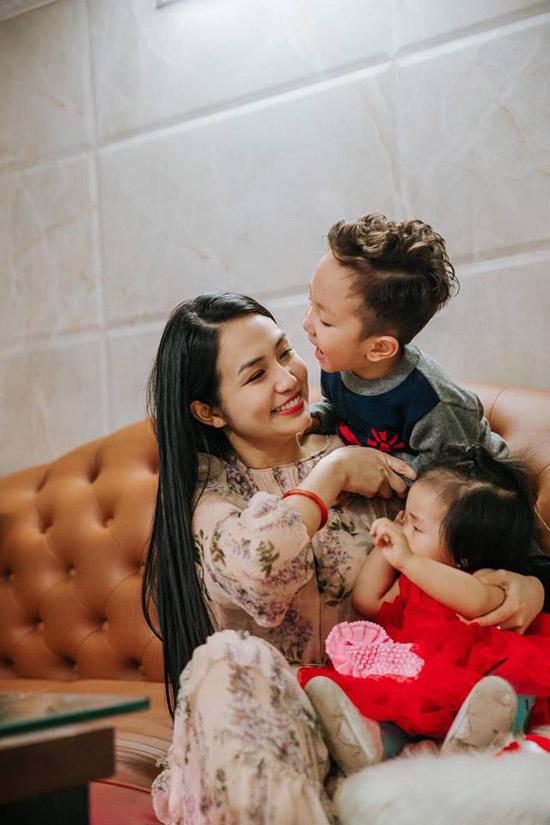 Bà xã Tuấn Hưng dành lời yêu thương cho con gái nhân dịp sinh nhật - 10