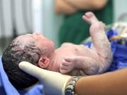 Bà bầu - Tận mắt xem quá trình mẹ bầu chuyển dạ và sinh em bé