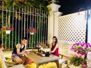 Nhà đẹp - Góc nhà ngập tràn sắc hoa bình yên trong biệt thự trắng tiền tỷ của Thủy Tiên - Công Vinh