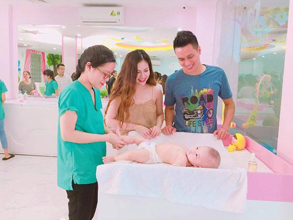 Vợ Việt Anh amp;#34;Người phán xửamp;#34; lần đầu kể lại quãng thời gian trầm cảm vì một mình chăm con - 4