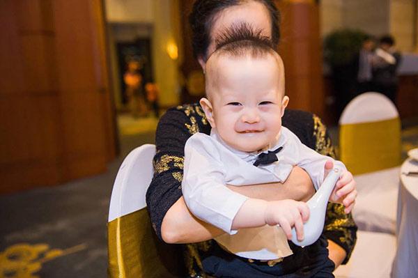 Vợ Việt Anh amp;#34;Người phán xửamp;#34; lần đầu kể lại quãng thời gian trầm cảm vì một mình chăm con - 3