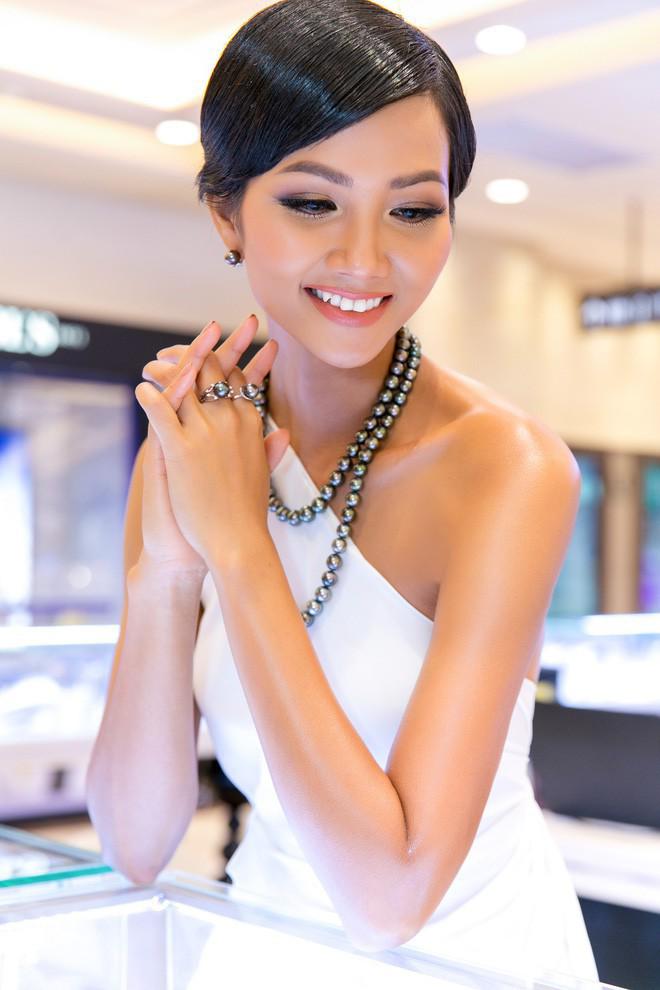 Đã đến lúc Hoa hậu Hamp;#39;Hen Niê thay đổi kiểu tóc trước khi tham gia Miss Universe 2018! - 3
