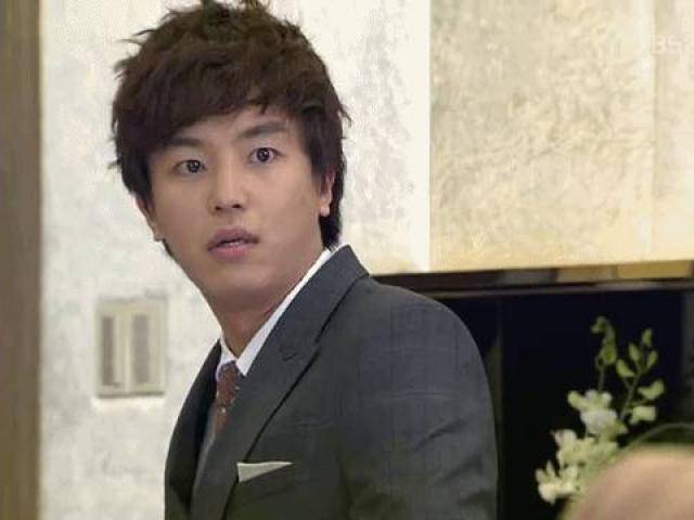 Ly hôn vì vợ bỉm sữa sồ sề, nào ngờ ngày gặp lại hối hận chỉ muốn bỏ ngay bồ