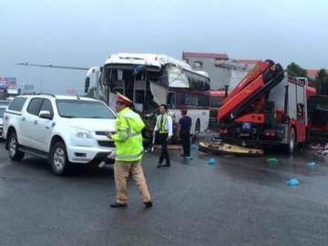 Tài xế xe khách đâm xe cứu hỏa: “Nếu tôi đánh lái, chắc sẽ nhiều người thương vong hơn”