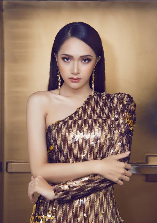 Hoa hậu Hương Giang đã quay trở lại với phong cách thời trang lợi hại hơn xưa! - 3