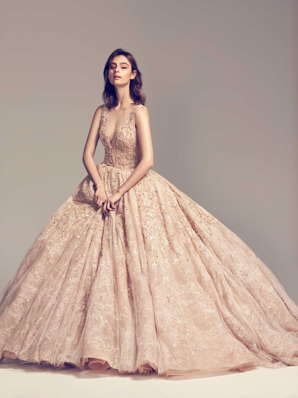 Từ kinh nghiệm bản thân, Lâm Tâm Như mách nước các bà bầu chọn váy cưới - 2