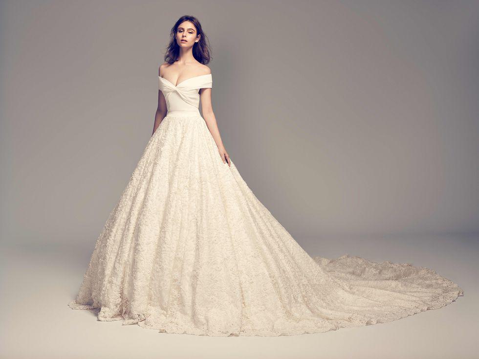 Từ kinh nghiệm bản thân, Lâm Tâm Như mách nước các bà bầu chọn váy cưới - 6