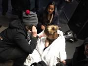 Bà bầu - Bác sĩ cho về vì "còn lâu mới đẻ", bà mẹ bất ngờ sinh ngay trên đường