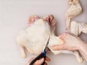 Bếp Eva - Tuyệt chiêu rút xương gà chỉ trong 5 phút của đầu bếp từng từ chối làm bếp trưởng Nhà trắng