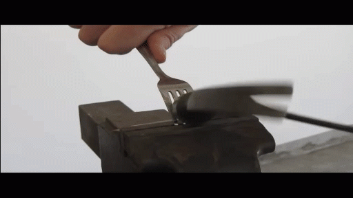 Chỉ với… một chiếc dĩa và vài phút thực hiện, tha hồ chống mọi tên trộm tinh vi nhất - 4