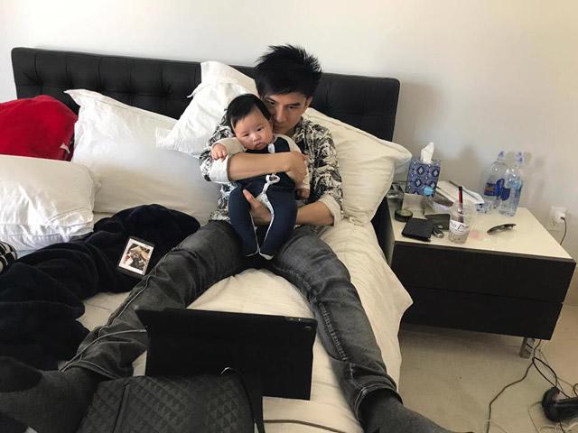 Các sao nam đình đám showbiz Việt nổi tiếng với tài chăm con khéo đến chị em cũng phải thua - 3