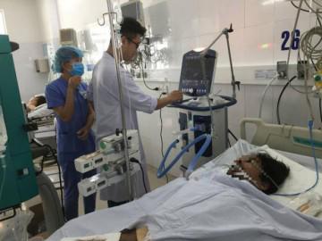 Cùng uống rượu, 4 người chết do ngộ độc methanol, 1 người nguy cơ bị mù