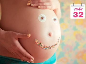 Thai nhi 32 tuần: Bé "rục rịch" quay đầu, vào vị trí chuẩn bị chào đời