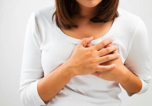 7 dấu hiệu thường thấy cảnh báo ung thư vú mà nhiều chị em hay bỏ qua - 3