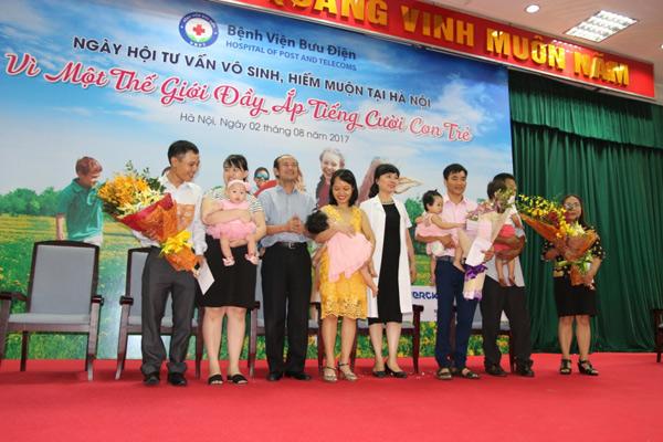 Hạnh phúc muộn của cô giáo mầm non nuôi 3 con chồng, 46 tuổi mới thực sự làm mẹ - 4