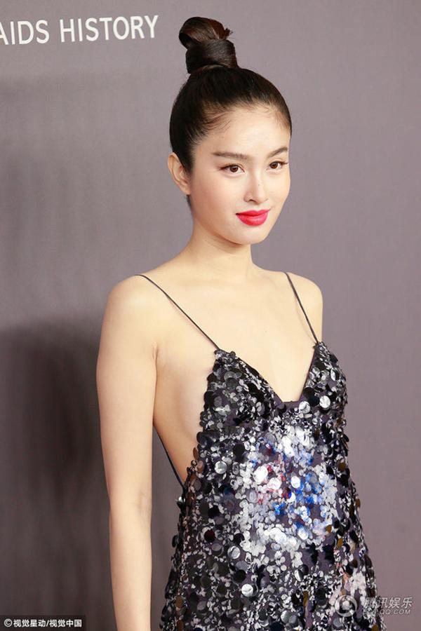 Lâu mới xuất hiện, amp;#34;mỹ nhân chuyển giới đẹp nhất Thái Lanamp;#34; Nong Poy triệt để khoe dáng - 1