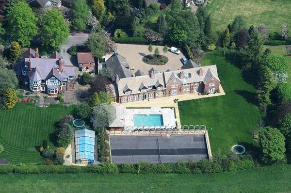 dang anh ban nha, ngoi sao bong da noi tieng vo tinh lo bi mat "dong troi" trong phong ngu - 5