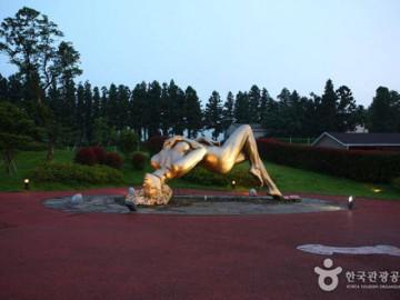 Bỏng mắt với công viên 18+ trên đảo Jeju