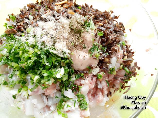 Chả mực cuộn lá lốt nướng thơm nức mũi, chồng con ăn sạch trơn không còn một miếng - 4