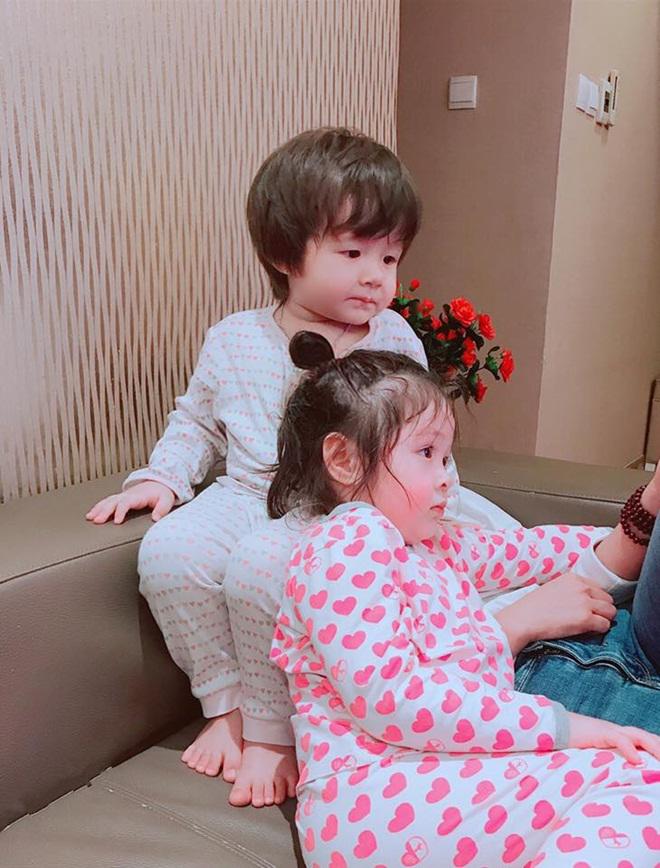 Con trai Elly Trần dỗ chị Mộc Trà nín khóc khiến ai cũng phải xuýt xoa - 1