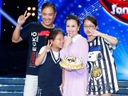 Giải trí - Chồng và 2 con gái đáng yêu đến tận trường quay để tạo điều bất ngờ cho Cẩm Ly