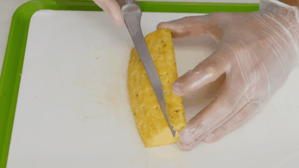 Mẹ chồng amp;#34;tròn mắtamp;#34; với tài bổ dứa của con dâu bằng 3 mẹo đơn giản mà đẹp này - 11