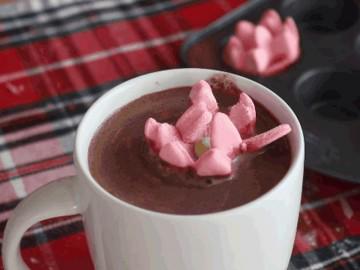 Cốc socola nóng tự nở hoa khiến chị em “bánh bèo” rần rần rủ nhau đi uống thử