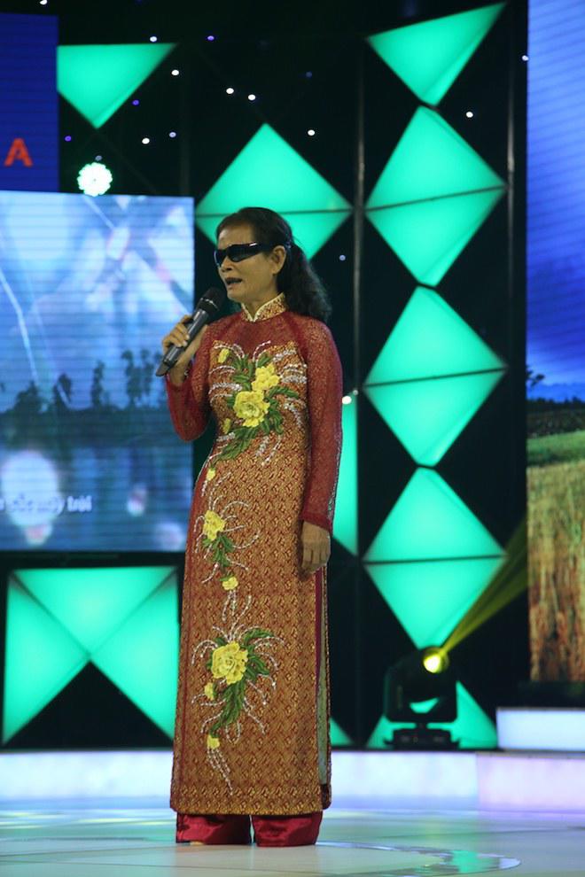 Cẩm Ly, Trấn Thành xót xa cô bé bị bạn bè gọi là “chó đốm” vì căn bệnh quái ác - 9