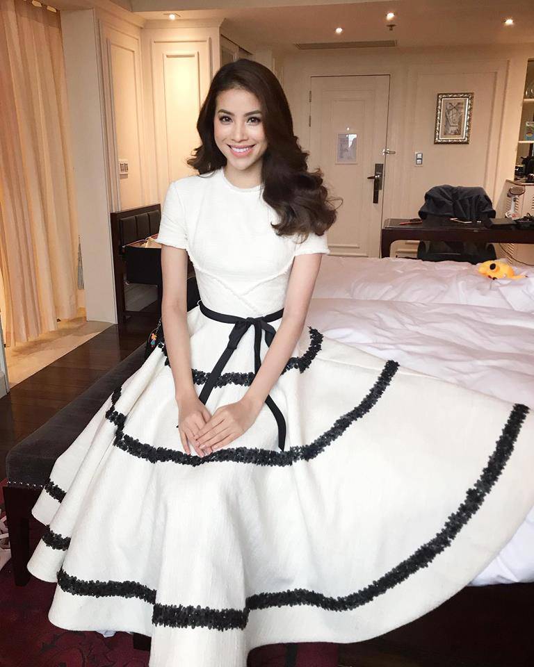 Mê mệt trước kho hàng hiệu càng ngày càng khủng của Hoa hậu Phạm Hương - 1