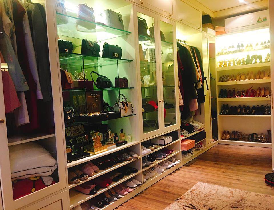 Mê mệt trước kho hàng hiệu càng ngày càng khủng của Hoa hậu Phạm Hương - 4