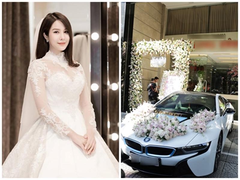 Tháng 5 vừa qua, Diệp Lâm Anh lên xe hoa cùng thiếu gia Sài thành. Ngày vui của cặp đôi được tổ chức tại một nhà hàng 5 sao ở TP.HCM, chiếc xe đón dâu có giá trị 7 tỷ đồng.
