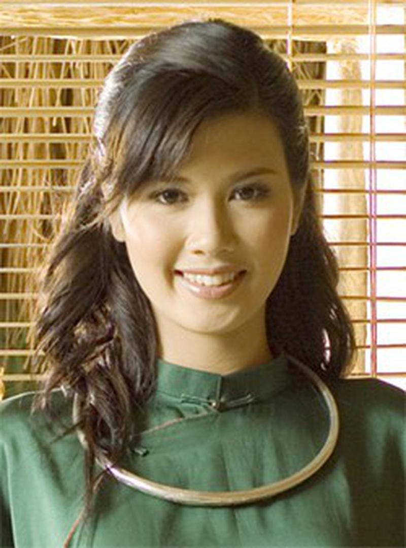 Hoa hậu Minh Thu vẫn sở hữu vẻ đẹp nhẹ nhàng, hiền hậu và tính cách hiền lành, chân chất.
