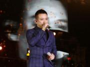 Giải trí - Sao Việt 24h: 2018 "gặp hạn", Tuấn Hưng tiếp tục vướng sự cố oái oăm trong show chào năm mới