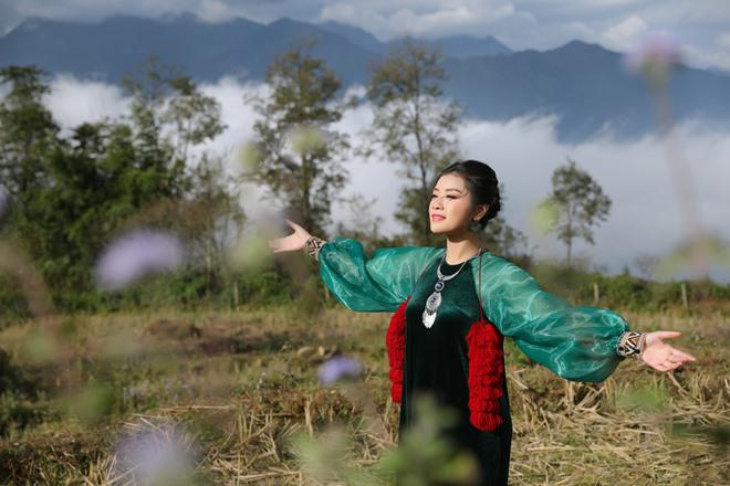 Sao Mai Thu Hằng ra mắt MV đẹp hoàn hảo về vùng Tây Bắc “Nhà em ở lưng đồi” - 8