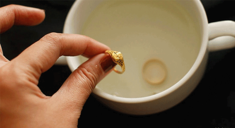 vang bac cau ban, den si cung bong loang nhu moi sau 10 phut ngam “nuoc than” tu che - 2