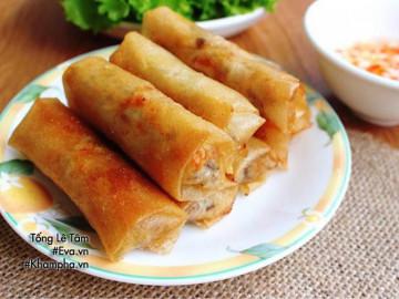 Cuối tuần làm nem rán nhân khoai môn vàng ươm, giòn rụm đãi cả nhà