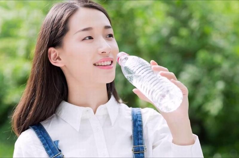 Khát nước là một biểu hiện rất thông thường của con người. Nếu thường xuyên có cảm giác thèm nước, quá khát nước, đó có thể là triệu chứng sớm của bệnh tiểu đường.

