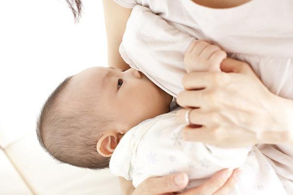 Mẹ Bình Dương cắt cụt tứ chi do tắc sữa: Quy tắc phòng bệnh mẹ cho con bú phải biết! - 4