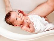 Sức khỏe - Trời lạnh không dám tắm cho con: Sai lầm nhiều bà mẹ Việt mắc qua lý giải của bác sỹ