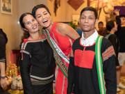 Thời trang - H'Hen Niê về thăm buôn làng sau 1 năm mang vương miện về cho quê hương Ê Đê