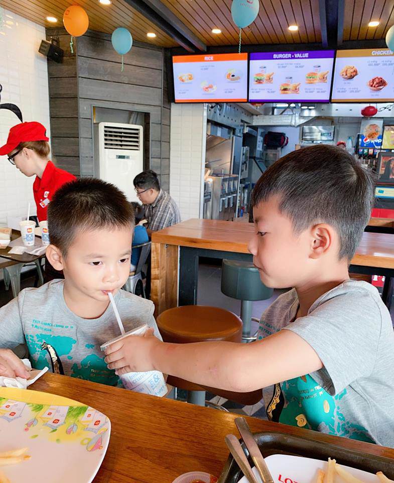 lay chong noi tieng, ba xa dang khoi bo nghiep mau lam me toan thoi gian, gio the nao? - 11
