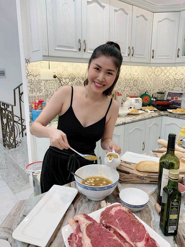 lay chong noi tieng, ba xa dang khoi bo nghiep mau lam me toan thoi gian, gio the nao? - 5