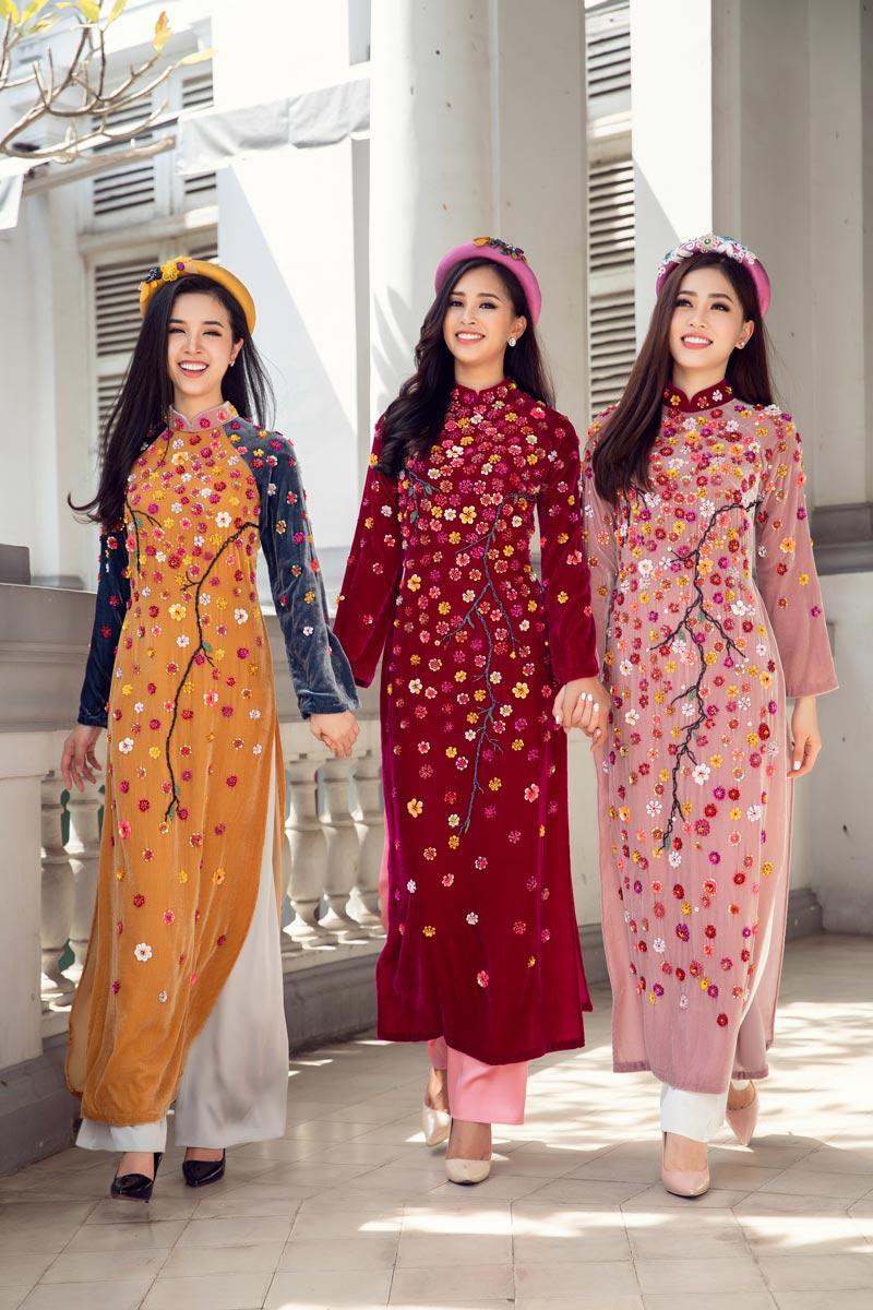 tieu vy cung hai a hau xung xinh ao dai hoa chuan bi san sang cho ngay tet can ke - 2