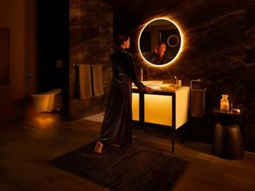 Sốc độc lạ: Phòng tắm thông minh điều khiển bằng giọng nói