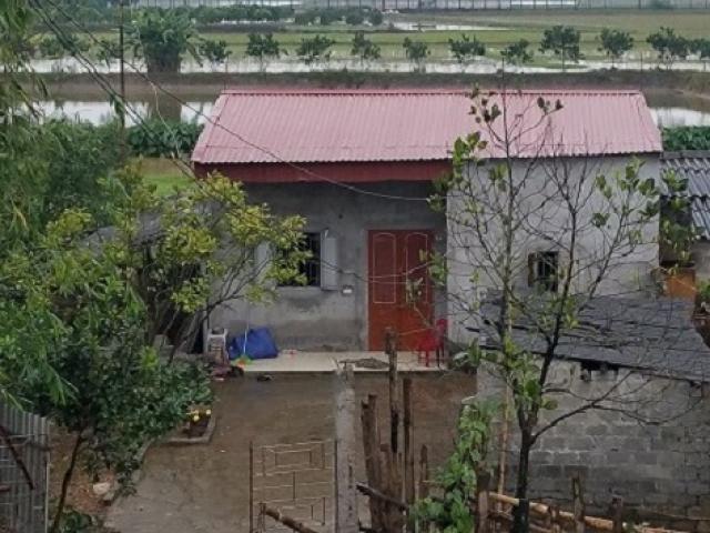 Tiết lộ gia cảnh khốn khó của cô gái chết trong tư thế không quần ở vườn hoa Hà Đông