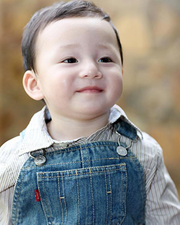 Con trai Quang Dũng - Hoa hậu Jennifer Phạm tuổi 13 cao 1m72, đẹp trai hơn bố - 3