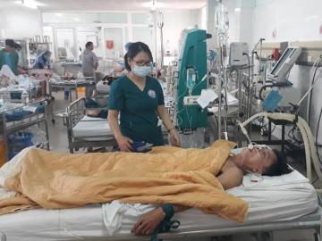 LẠ: Dùng gần 5 lít bia cứu sống bệnh nhân ngộ độc rượu